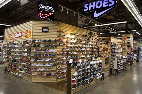sneaker stores in los angeles